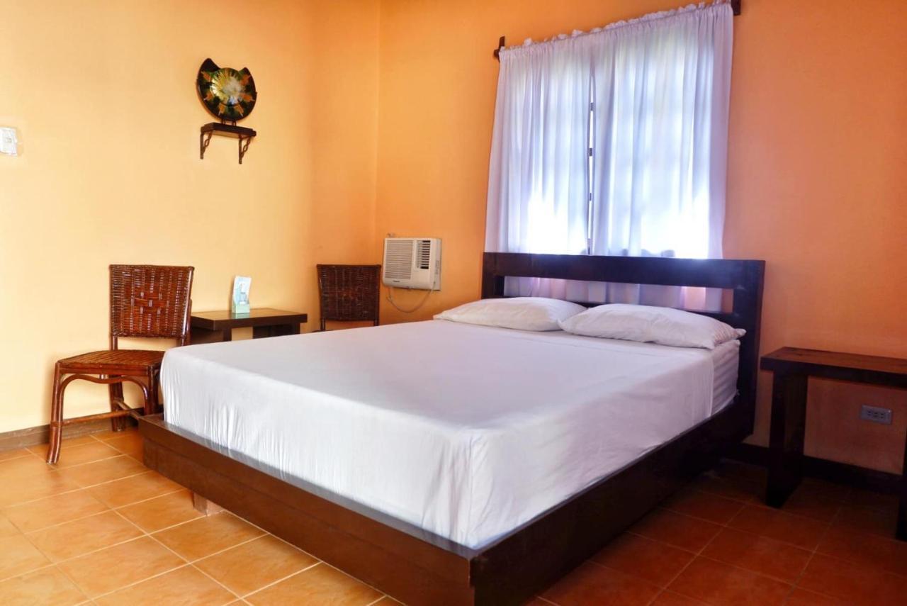 Puesta Del Sol Beach Bungalows And Restobar Mambajao Zewnętrze zdjęcie